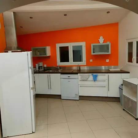 La De Julien Avec Piscine 홈스테이 *