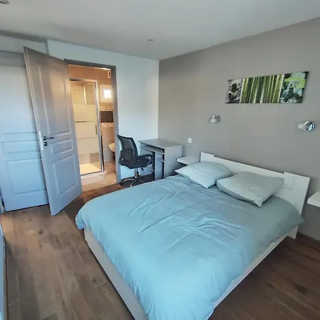 La De Julien Avec Piscine 홈스테이