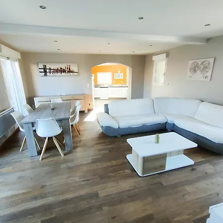 홈스테이 La De Julien Avec Piscine *