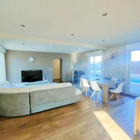 La De Julien Avec Piscine 홈스테이